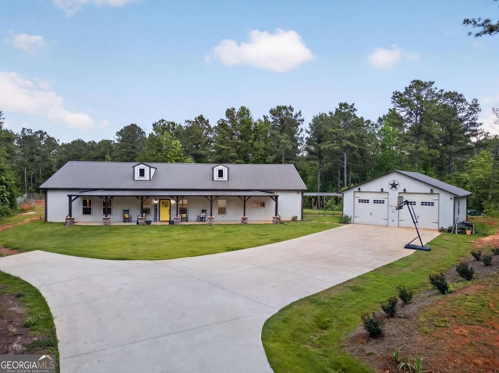 13.6 Acres of Recreational Land with Home for Sale in Roopville, Georgia