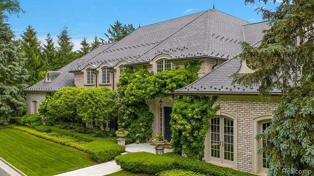 2.7 Acres of Land with Home for Sale in Bloomfield Hills, Michigan