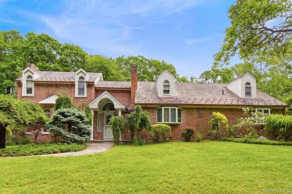 2 Acres of Land with Home for Sale in Matinecock, New York