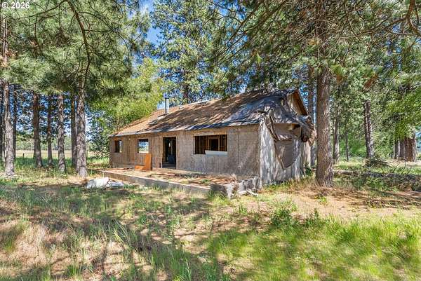 4.5 Acres of Land with Home for Sale in Glenwood, Washington
