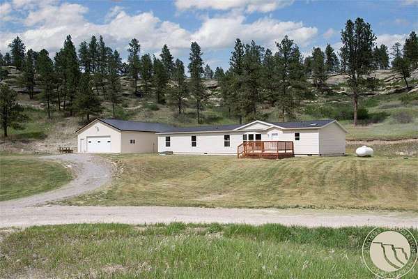 20 Acres of Land with Home for Sale in Roundup, Montana