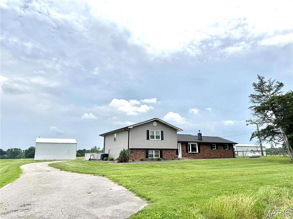 2 Acres of Land with Home for Sale in Lebanon, Illinois