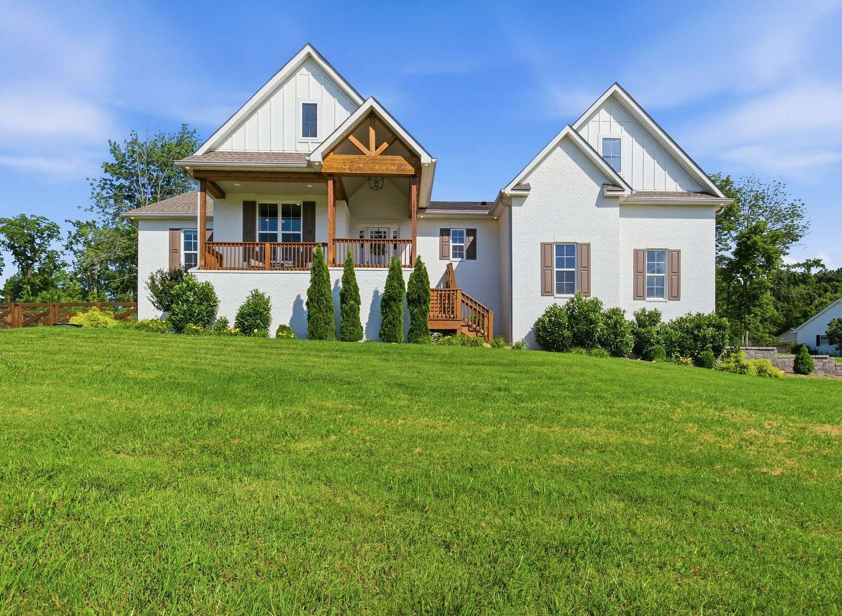 2.86 Acres of Land with Home for Sale in Hendersonville, Tennessee
