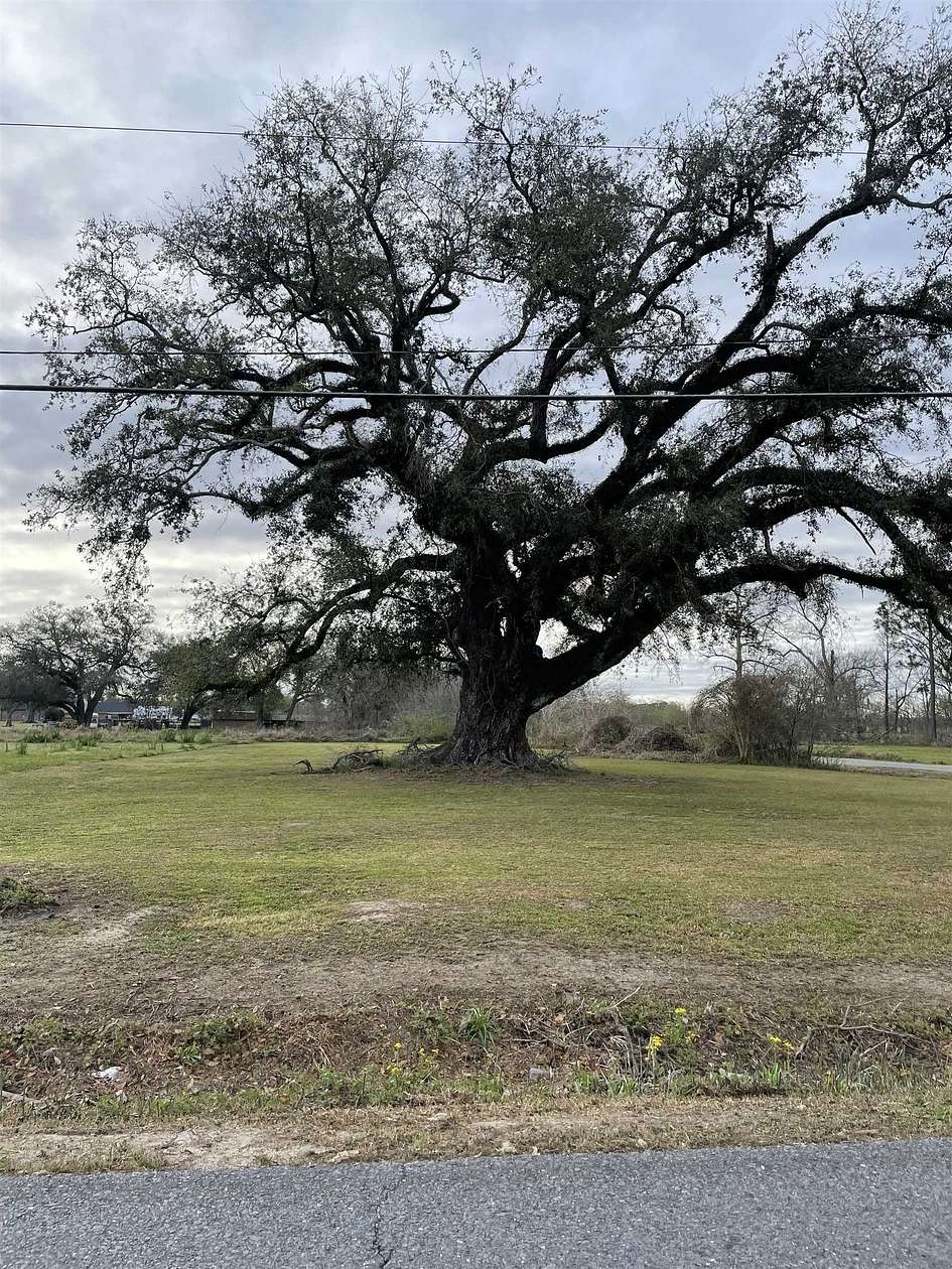 0.51 Acres of Land for Sale in Napoleonville, Louisiana