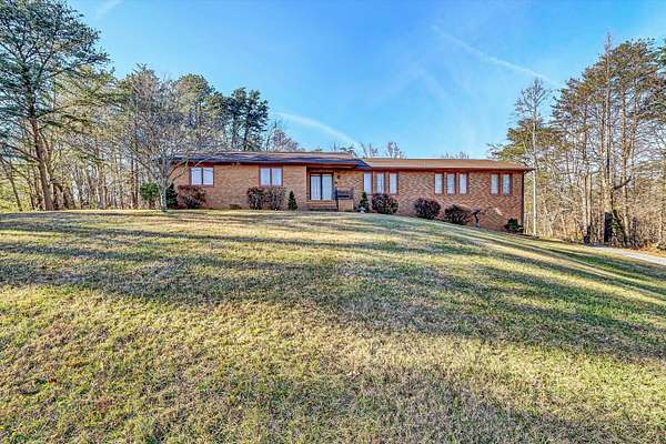 5.47 Acres of Land with Home for Sale in Roanoke, Virginia