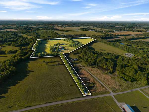 39.8 Acres of Land with Home for Sale in Lewisburg, Tennessee