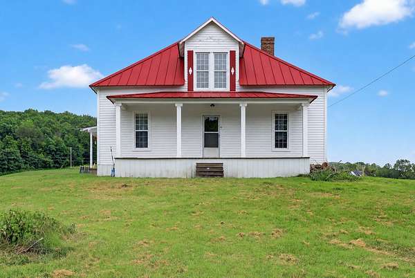 2 Acres of Land with Home for Sale in Hartsville, Tennessee
