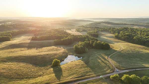345 Acres of Land for Sale in Indian Mound, Tennessee
