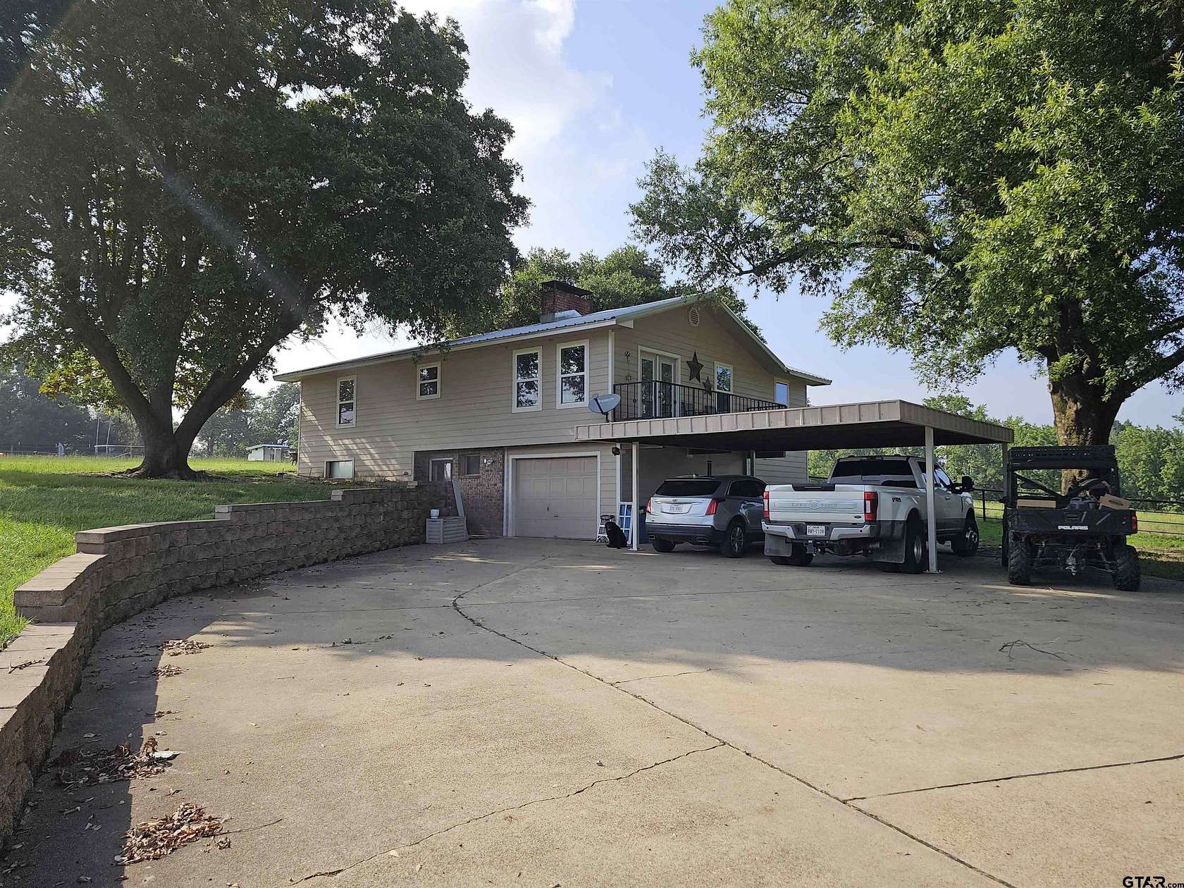 60.6 Acres of Agricultural Land with Home for Sale in Pittsburg, Texas