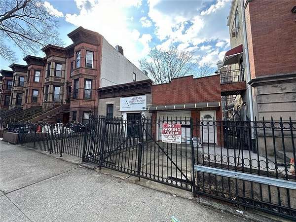 0.06 Acres of Mixed-Use Land for Sale in Brooklyn, New York