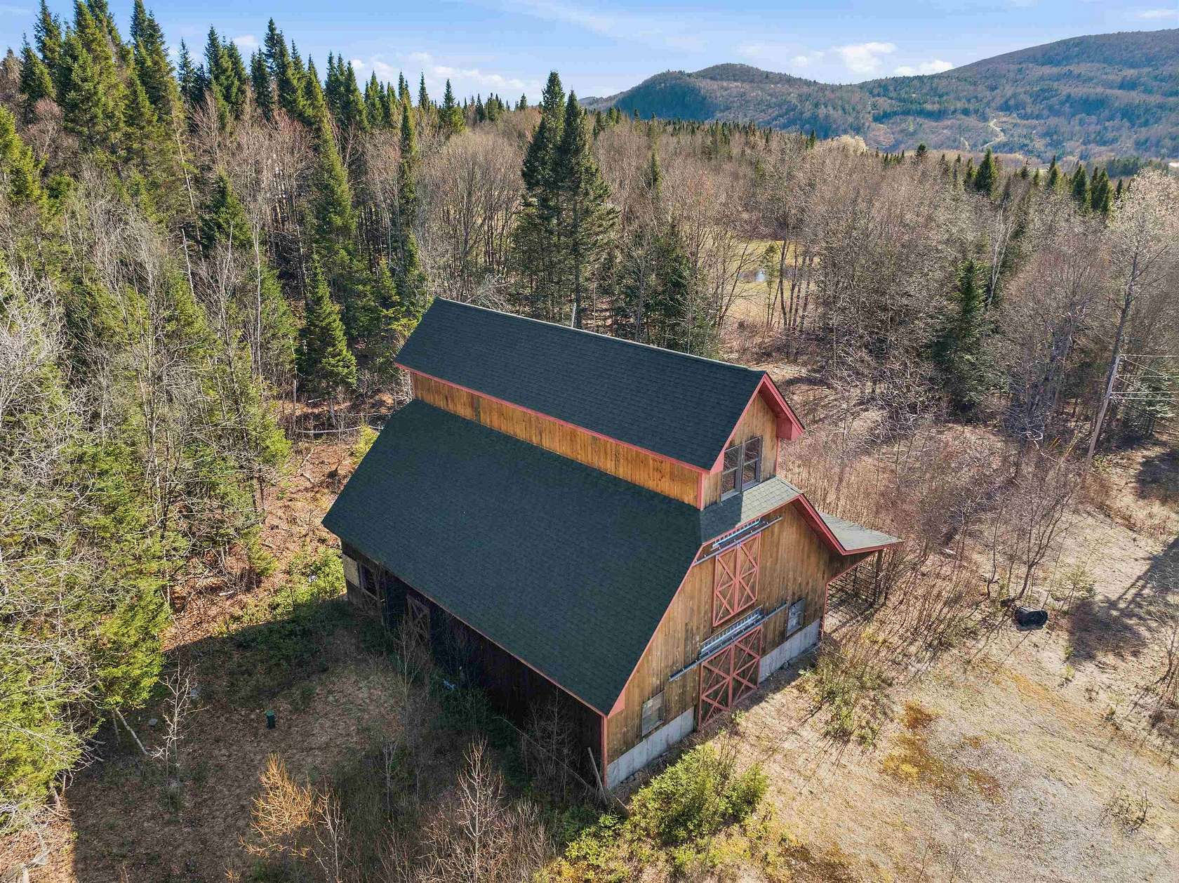 5.58 Acres of Improved Land for Sale in Pittsburg, New Hampshire