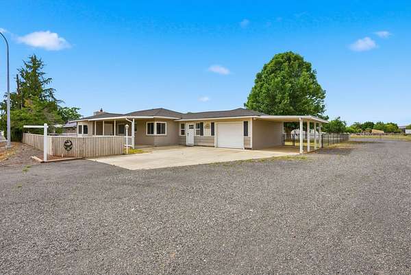 2.14 Acres of Land with Home for Sale in Yakima, Washington