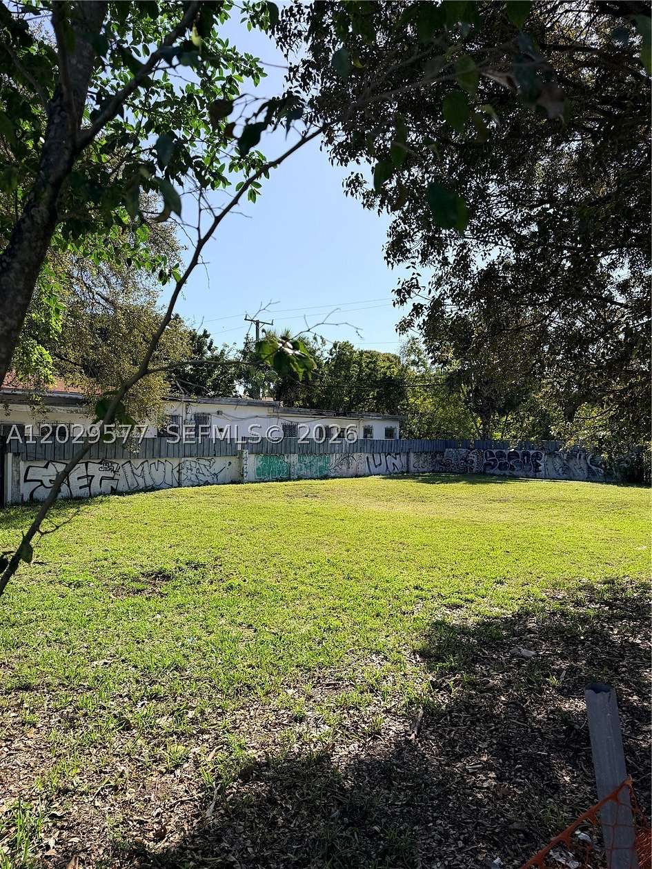 0.1 Acres of Land for Sale in Miami, Florida