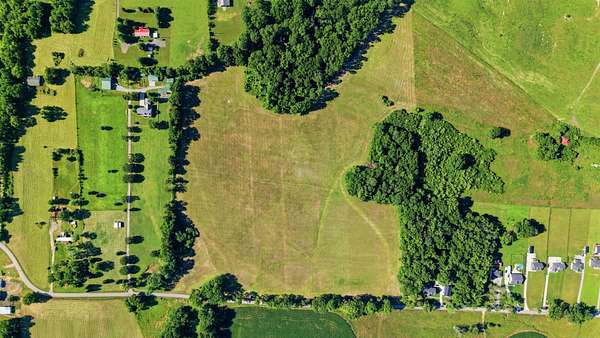 40.6 Acres of Land for Auction in Castalian Springs, Tennessee