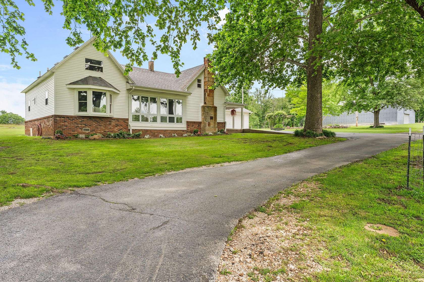 5 Acres of Land with Home for Sale in Bois D'Arc, Missouri