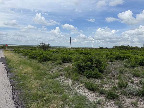 1.5 Acres of Residential Land for Sale in Three Rivers, Texas