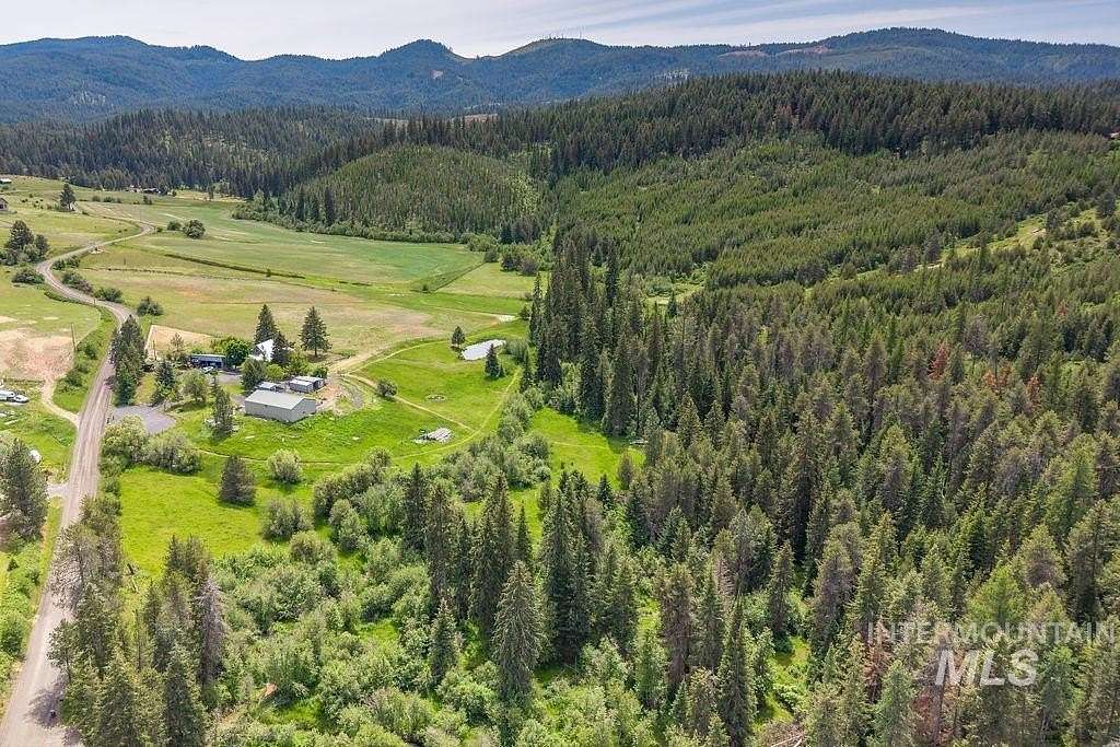 34 Acres of Land with Home for Sale in Viola, Idaho