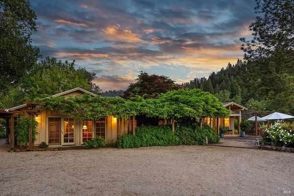 25.6 Acres of Land with Home for Sale in Healdsburg, California