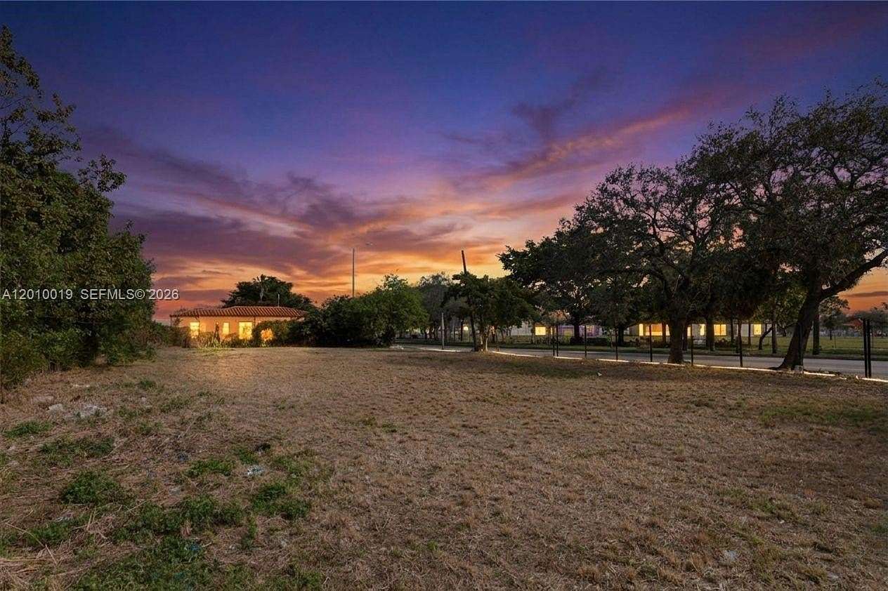 0.46 Acres of Commercial Land for Lease in Miami, Florida