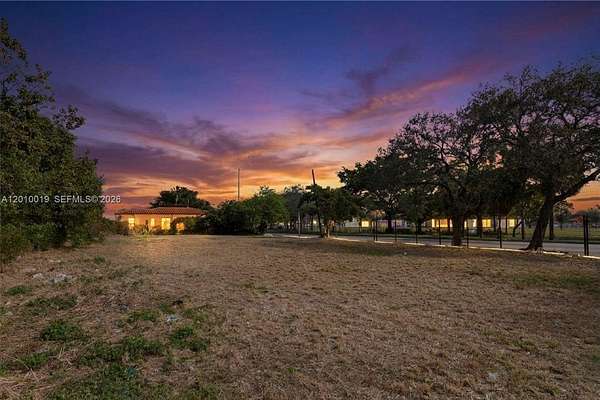 0.46 Acres of Commercial Land for Lease in Miami, Florida