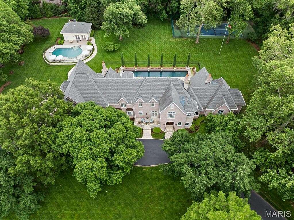 2.84 Acres of Land with Home for Sale in Ladue, Missouri