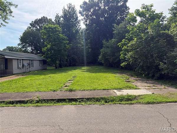 0.14 Acres of Residential Land for Sale in Poplar Bluff, Missouri