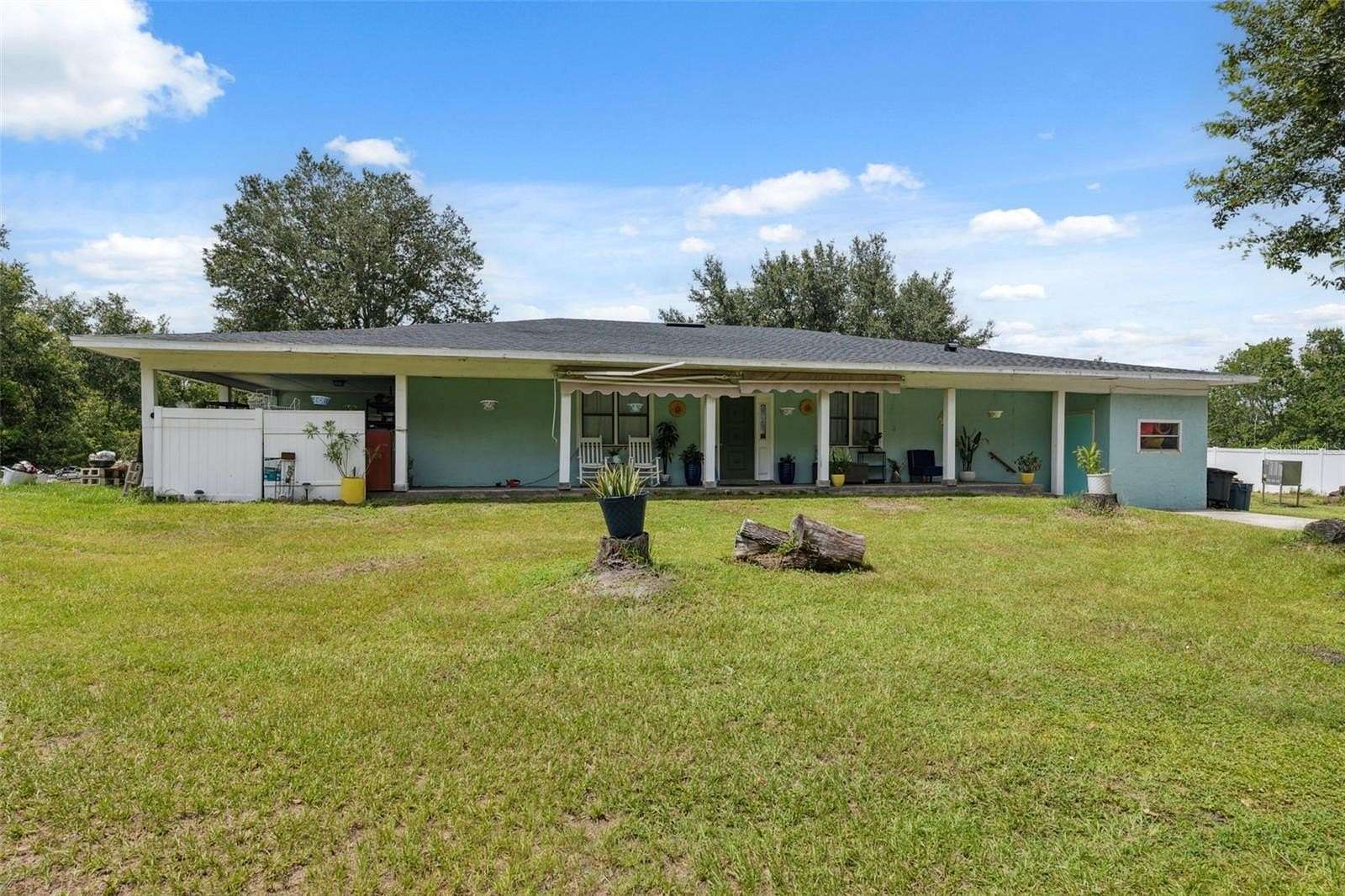 1.63 Acres of Land with Home for Lease in Wesley Chapel, Florida