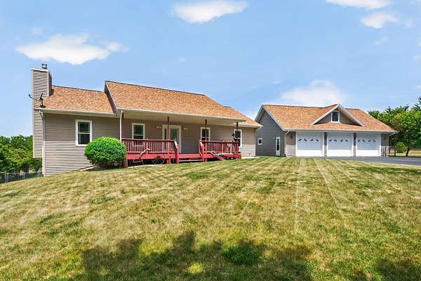 10 Acres of Land with Home for Sale in Ridott, Illinois