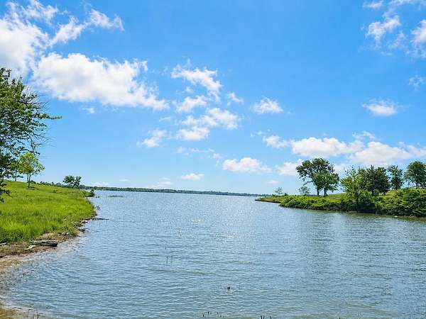 1.38 Acres of Residential Land for Sale in Corsicana, Texas
