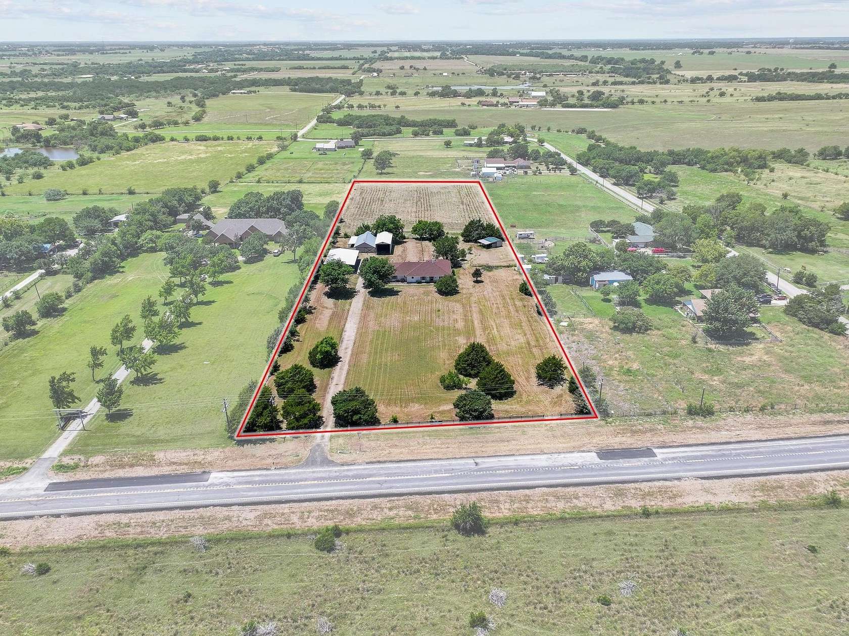 5 Acres of Land with Home for Lease in Pilot Point, Texas