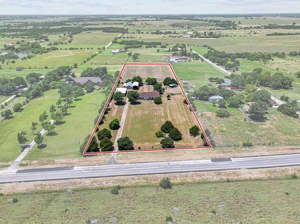 5 Acres of Land with Home for Lease in Pilot Point, Texas