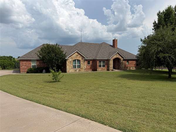 1.84 Acres of Land with Home for Sale in Fort Worth, Texas
