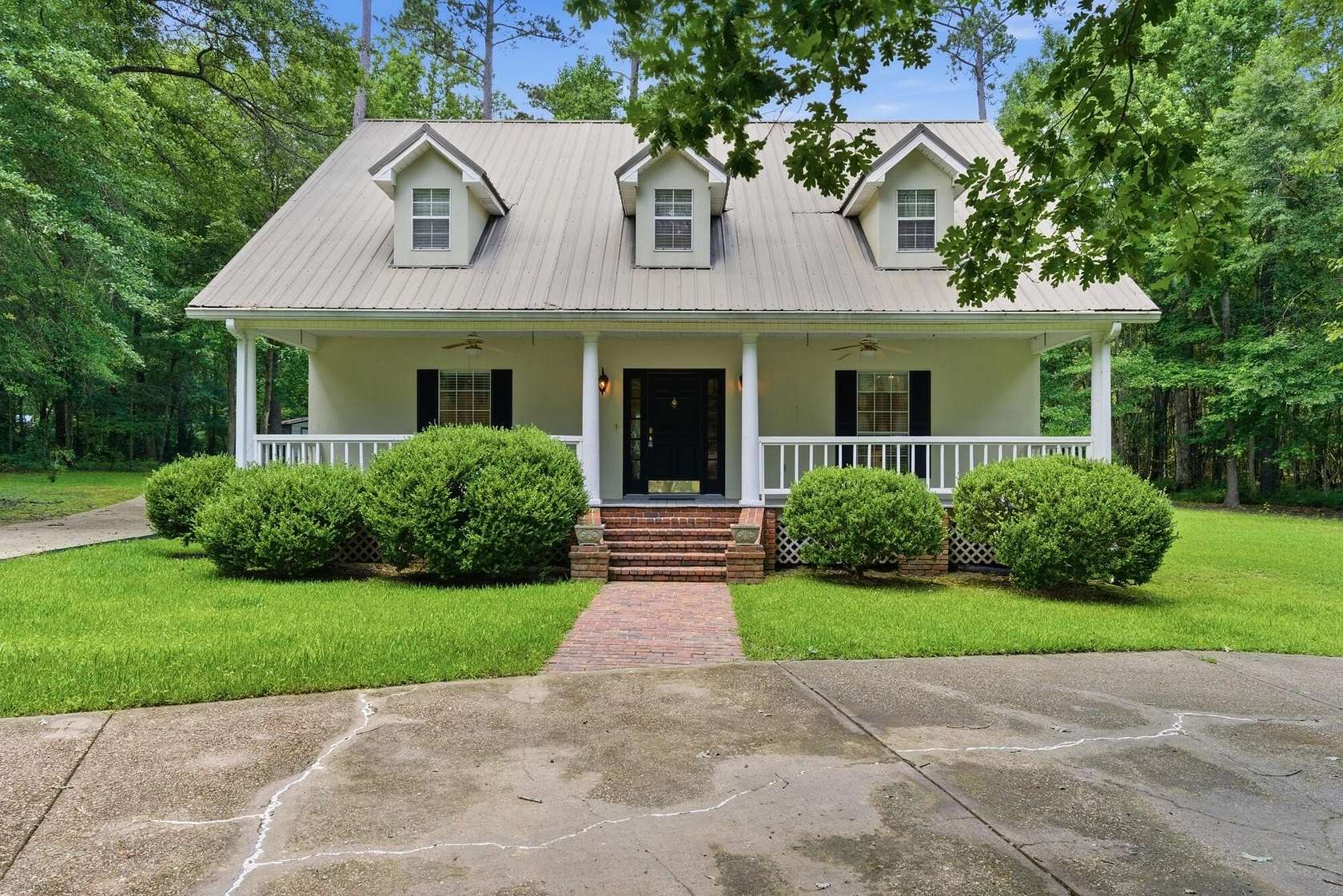 2.34 Acres of Land with Home for Sale in Hattiesburg, Mississippi