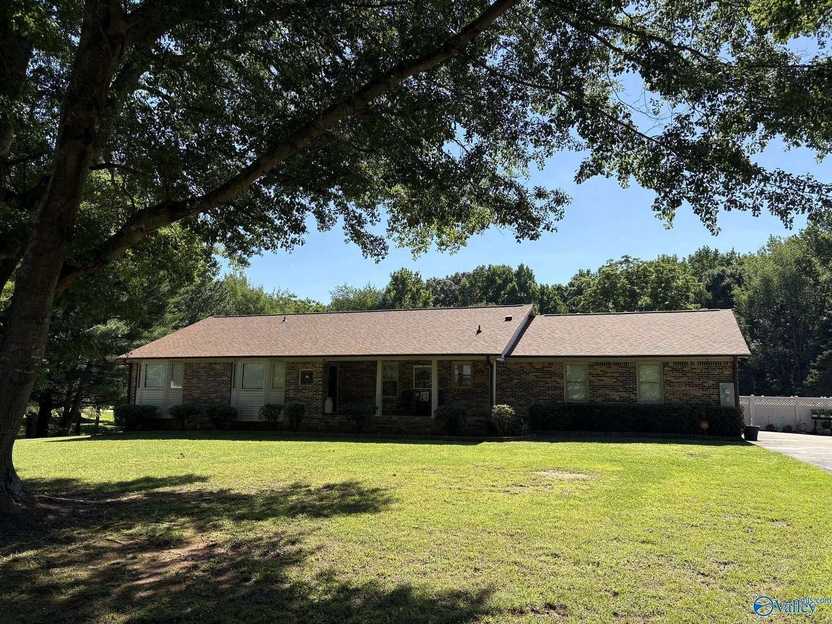 6 Acres of Improved Commercial Land for Sale in Huntsville, Alabama