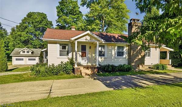1.89 Acres of Land with Home for Sale in Youngstown, Ohio