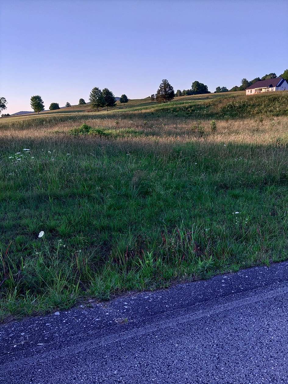 2 Acres of Residential Land for Sale in McMinnville, Tennessee
