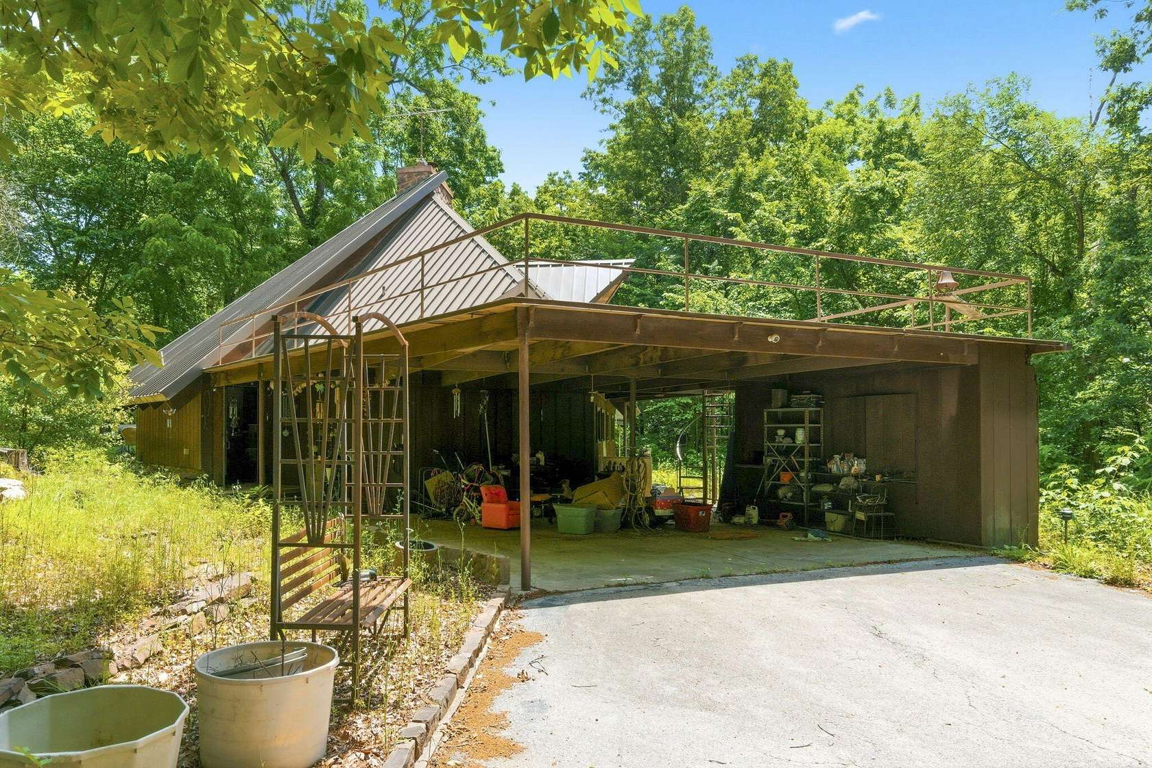 10 Acres of Land with Home for Sale in Springfield, Missouri