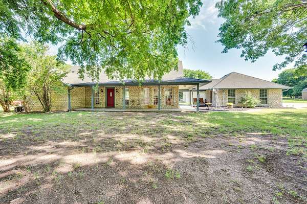 10.1 Acres of Land with Home for Sale in Midlothian, Texas