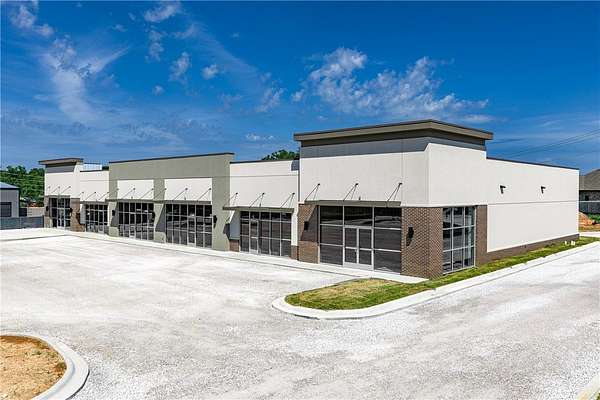 0.97 Acres of Improved Commercial Land for Lease in Pea Ridge, Arkansas