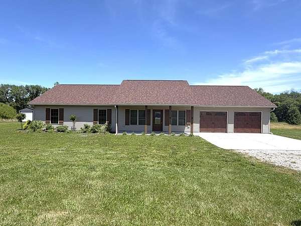 5.12 Acres of Land with Home for Sale in Chillicothe, Missouri
