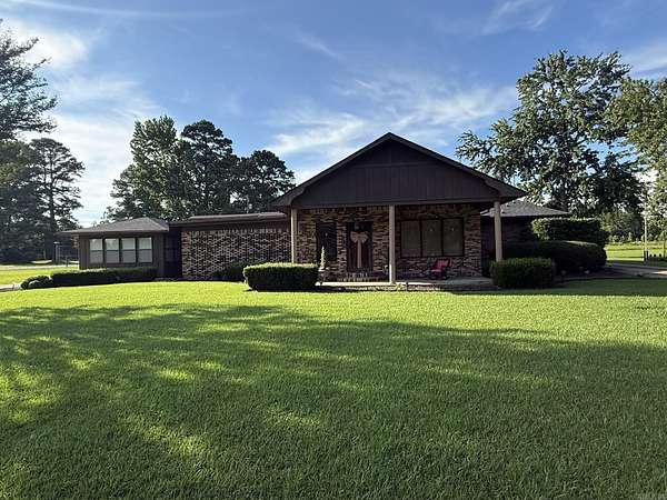 3.6 Acres of Land with Home for Sale in Crossett, Arkansas