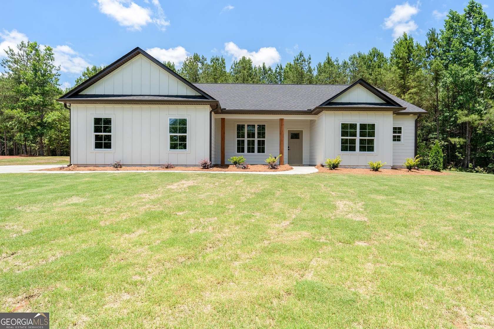 1.6 Acres of Land with Home for Sale in Moreland, Georgia
