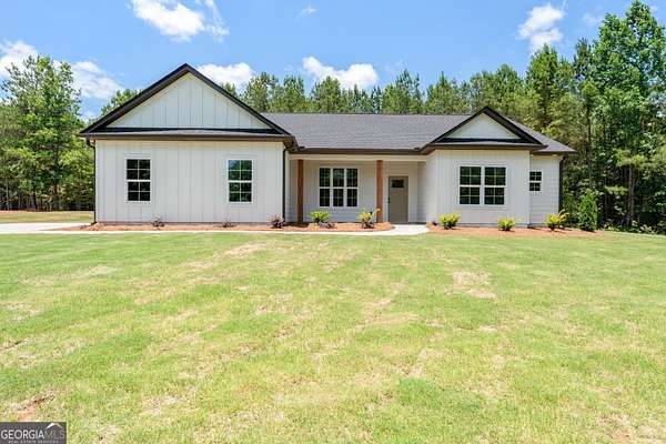 1.6 Acres of Land with Home for Sale in Moreland, Georgia