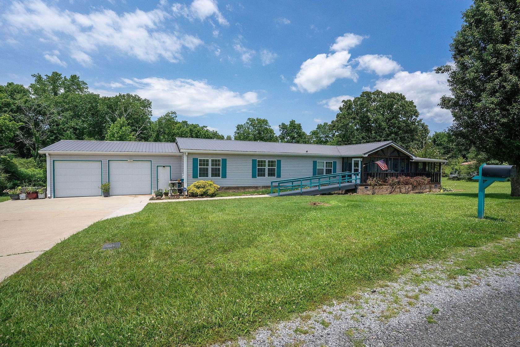 2 Acres of Land with Home for Sale in Higdon, Alabama