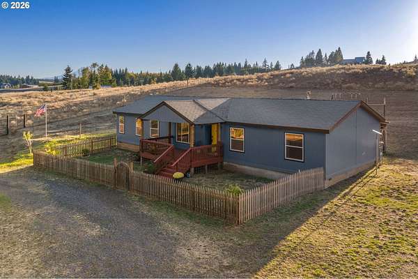 10 Acres of Land with Home for Sale in White Salmon, Washington