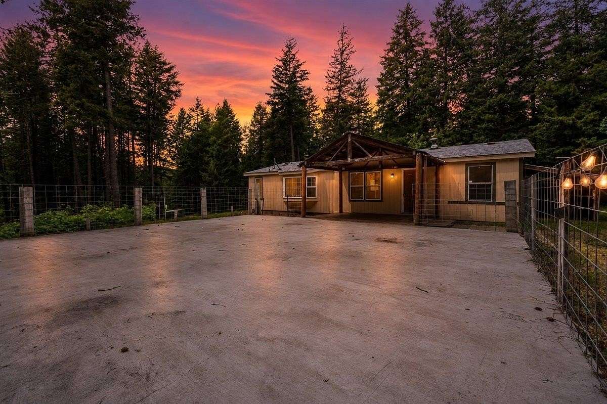 10 Acres of Land with Home for Sale in Newman Lake, Washington