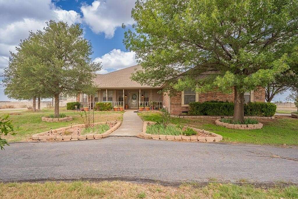 7 Acres of Land with Home for Sale in Amarillo, Texas
