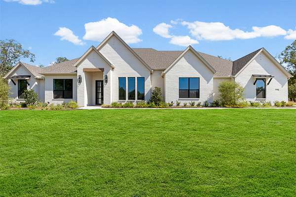 1.54 Acres of Land with Home for Sale in Granbury, Texas