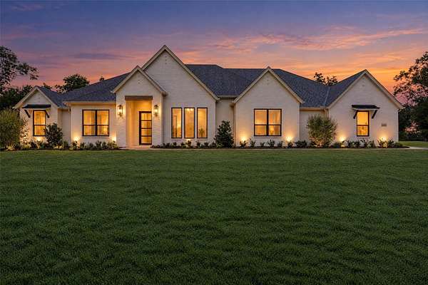 1.54 Acres of Land with Home for Sale in Granbury, Texas