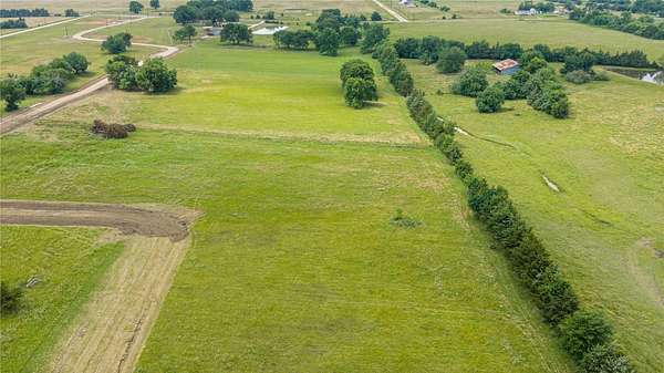 1.42 Acres of Residential Land for Sale in Sumner, Texas